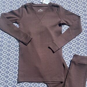 Primary Long-Sleeve PJ Top and Bottoms in Chocolate, Size 6-7, NWT